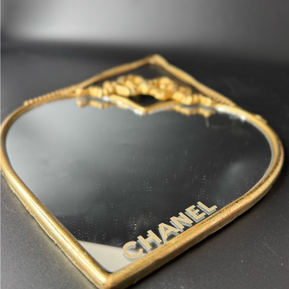 CHANEL Gold Heart Mirror - Picture 3 of 4